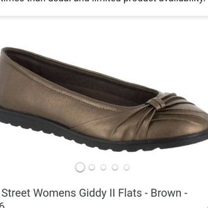 Easy Street Womens Giddy II Flats
